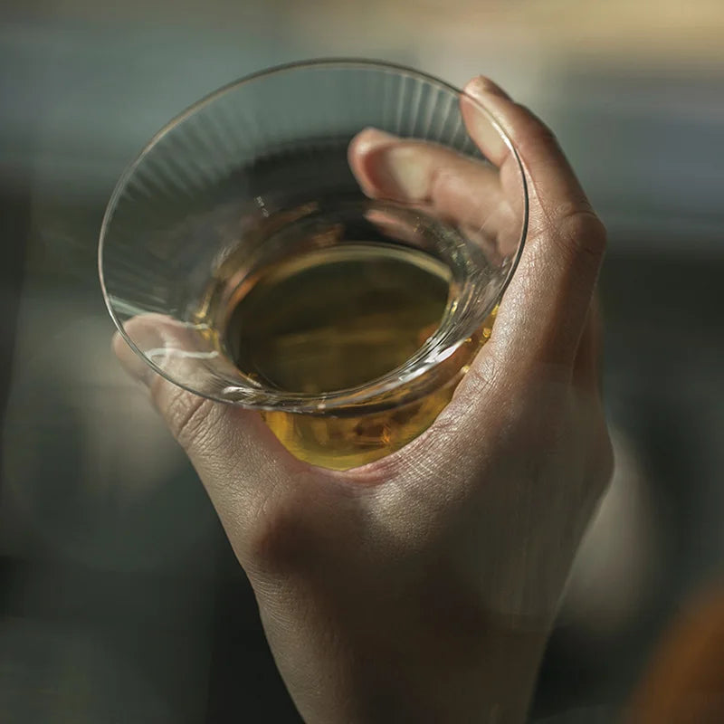 Copo Edo: Um Tesouro Japonês para Celebrar Cada Gota de Whisky - Corletaria