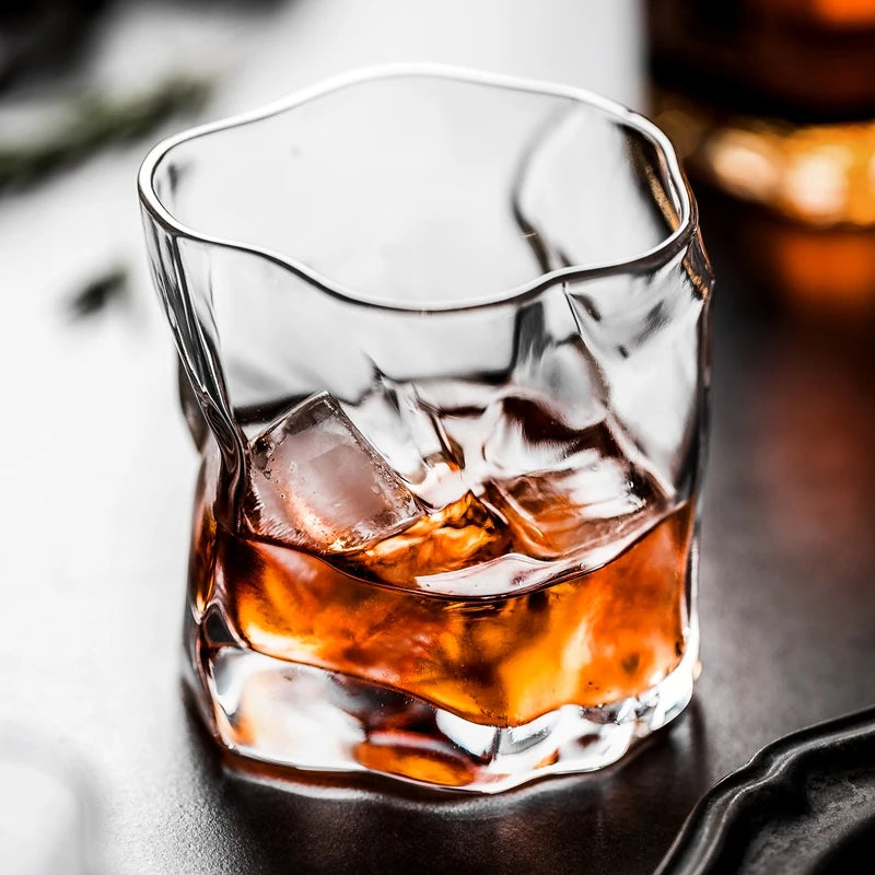 Copo Crumple Whisky: Uma Celebração à Singularidade e ao Sabor