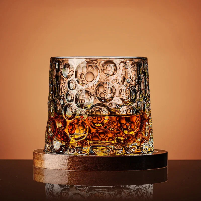 Copo de Whisky com Base: Uma Celebração Refinada da Bebida dos Deuses