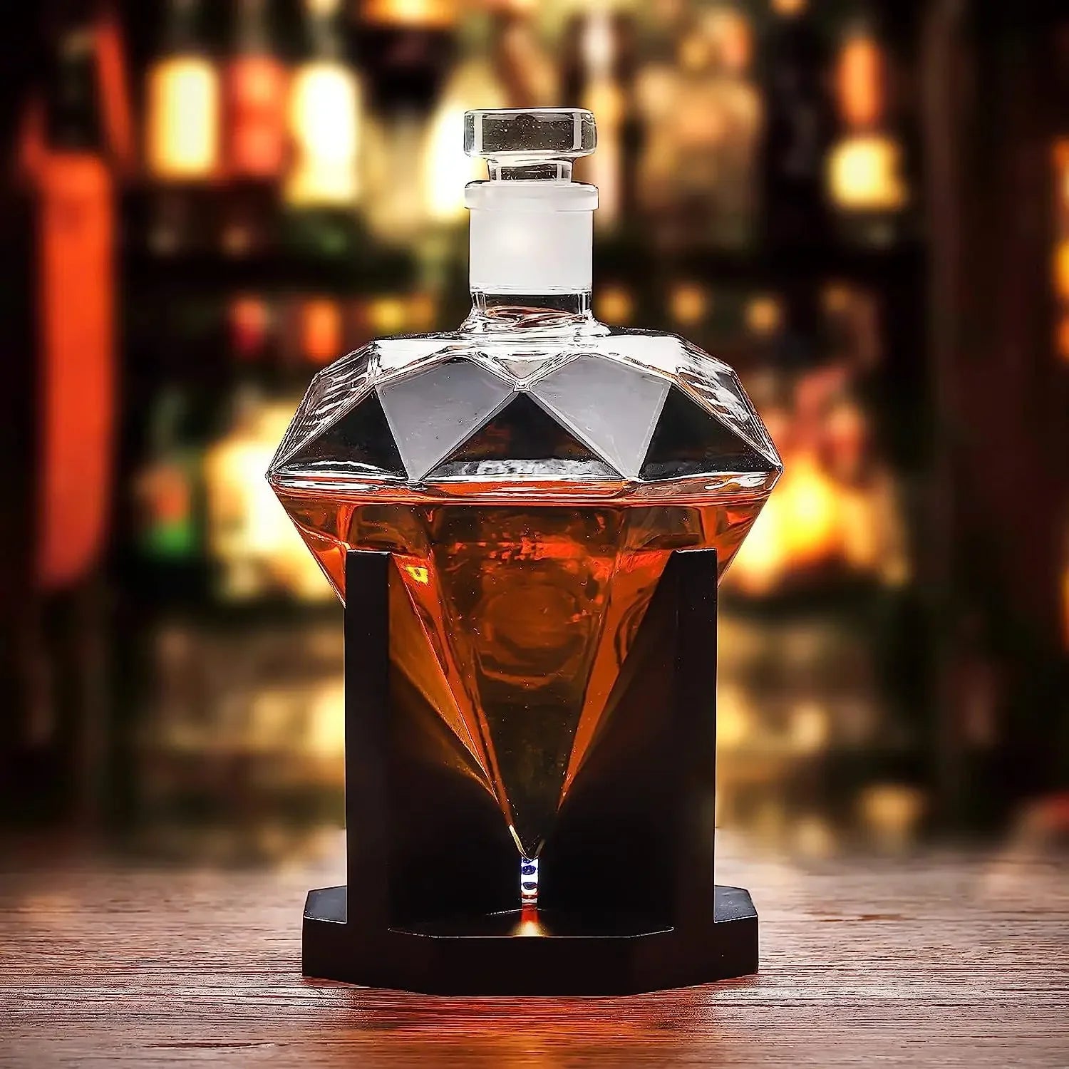 Garrafa de Vinho Diamante com Suporte de Madeira: Um Toque de Luxo e Sofisticação para suas Bebidas - Corletaria