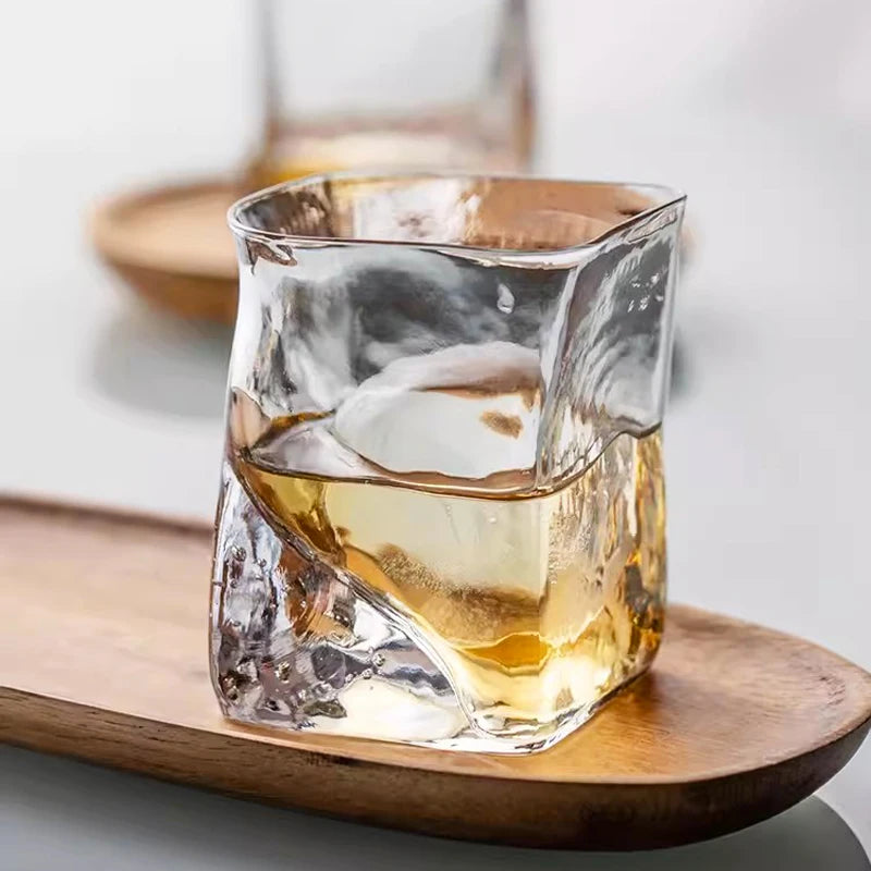 Copo de Whisky Irokoubou: Uma Celebração à Tradição e ao Sabor